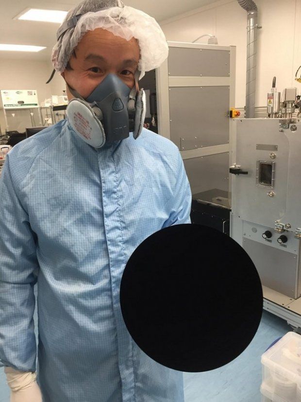 Чорний колір Vantablack