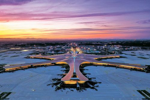 У Китаї відкрили найбільший у світі аеропорт. Над проєктом Дасін працювало бюро Zaha Hadid Architects