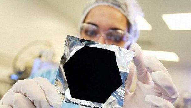 Чорний колір Vantablack